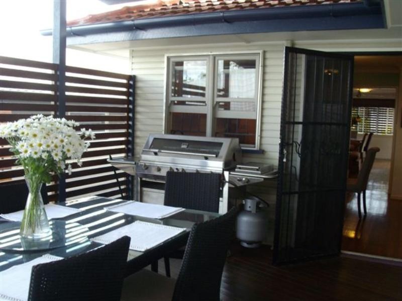 75 Dover, Hawthorne QLD 4171