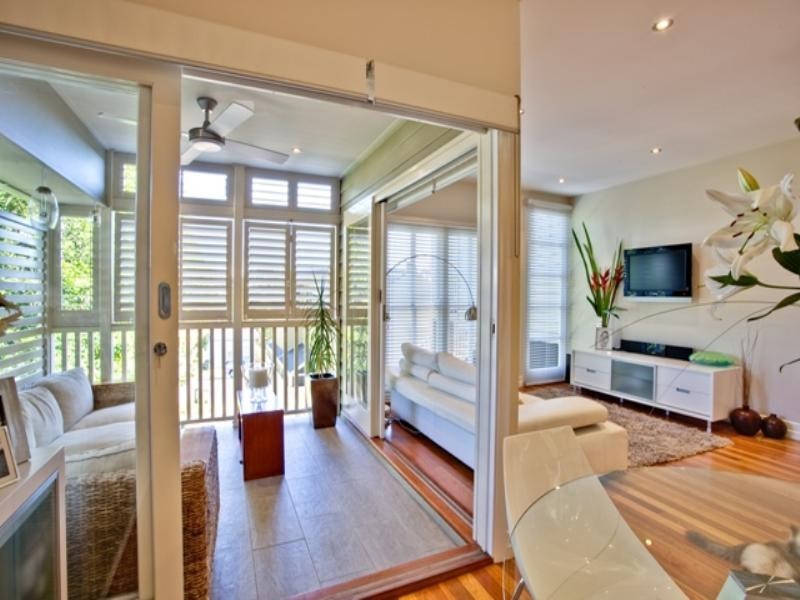 53 Thackeray Street, Norman Park QLD 4170