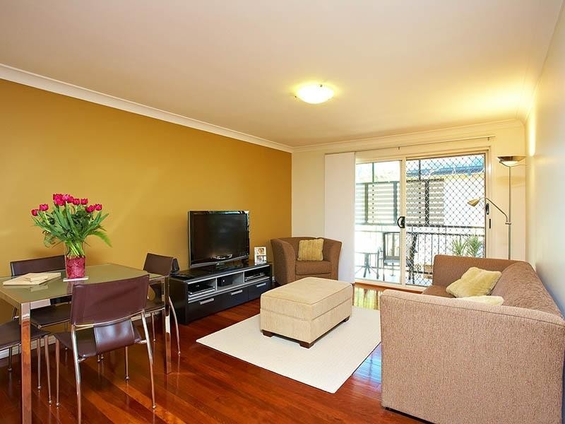 4/26 Barton Road, Hawthorne QLD 4171
