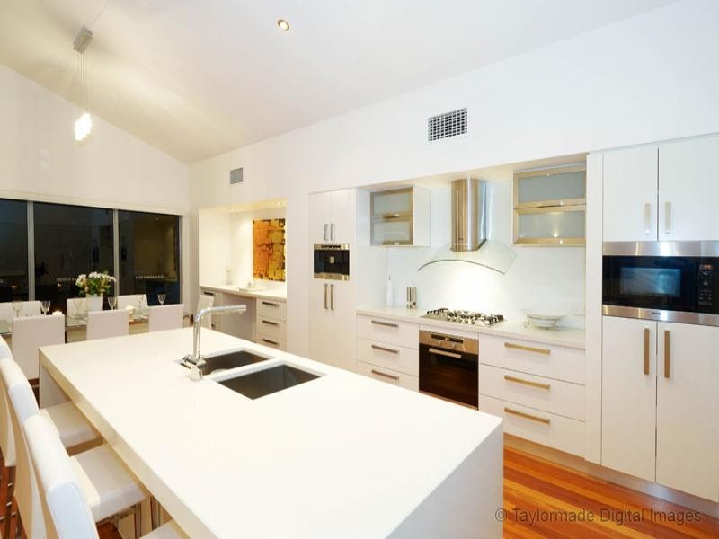 6 Albert Street, Camp Hill QLD 4152