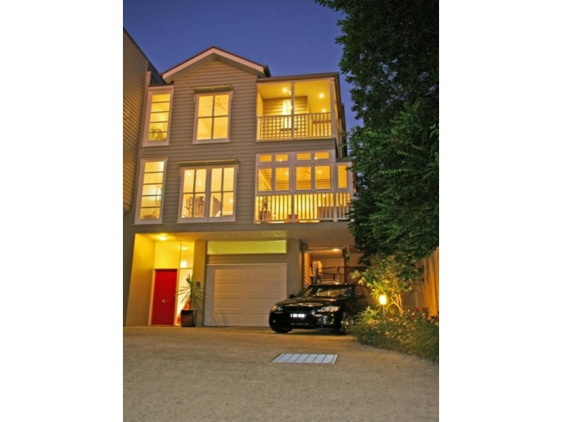 53 Thackeray Street, Norman Park QLD 4170