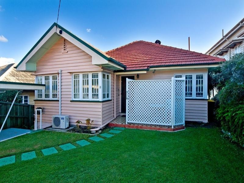 8 Wentworth Parade, Balmoral QLD 4171