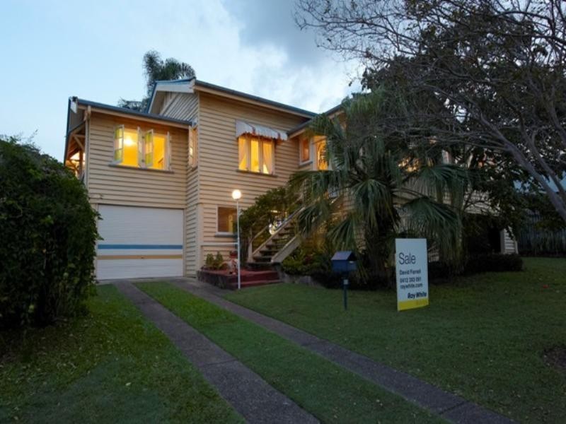 60 Leura Avenue, Hawthorne QLD 4171