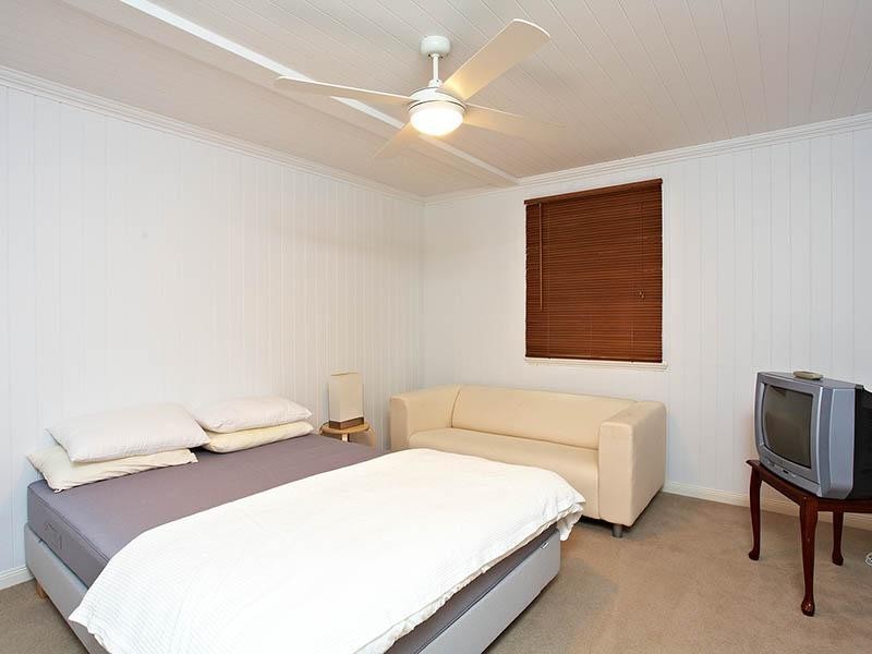 150 McIlwraith, Norman Park QLD 4170