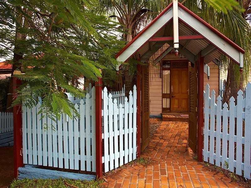 61 Longlands Street, East Brisbane QLD 4169