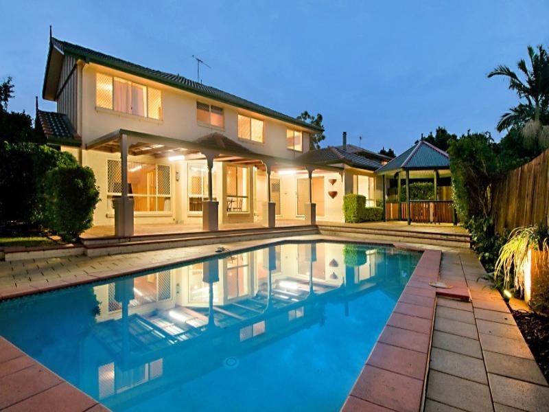 28 Beaulieu Crescent, Carindale QLD 4152