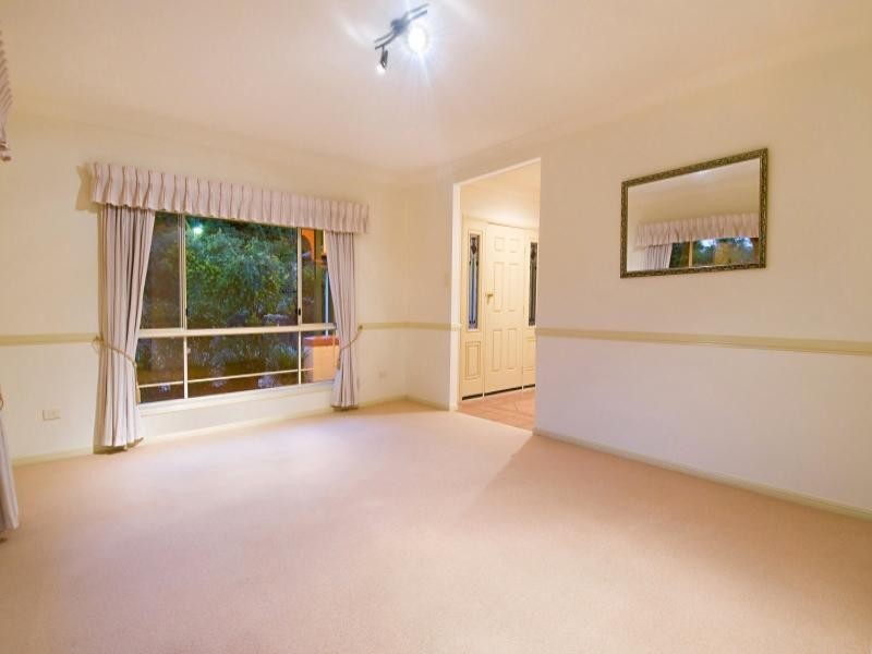 28 Beaulieu Crescent, Carindale QLD 4152