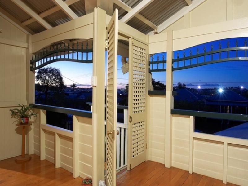 28 Leura Avenue, Hawthorne QLD 4171