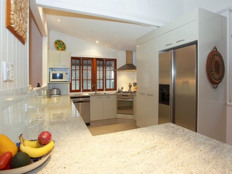 28 Leura Avenue, Hawthorne QLD 4171