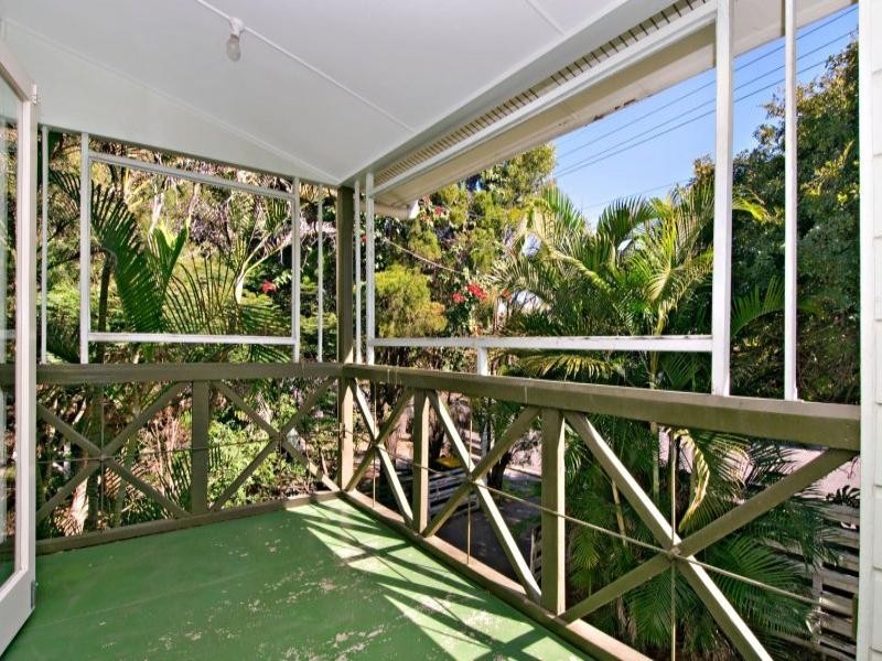 8 Gillan Street, Norman Park QLD 4170