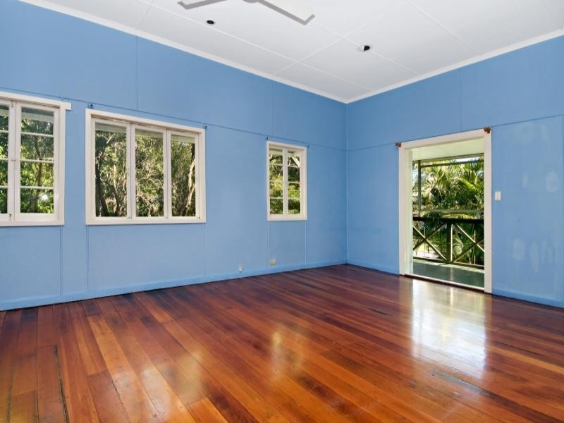 8 Gillan Street, Norman Park QLD 4170