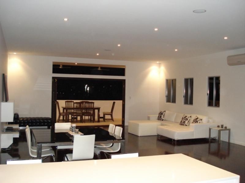 65 Miles Street, Hawthorne QLD 4171