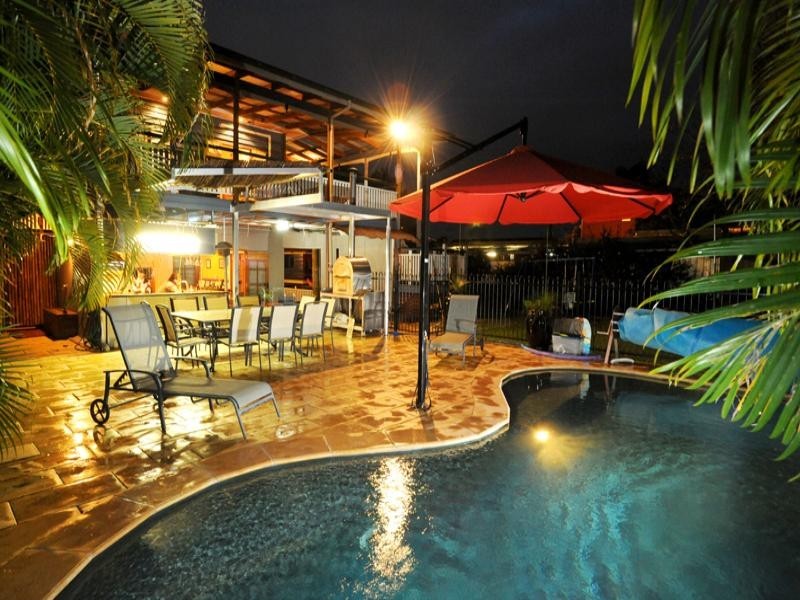 4 Dorothea Street, Cannon Hill QLD 4170