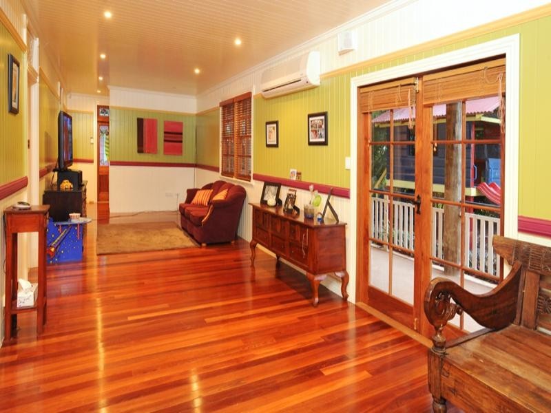 4 Dorothea Street, Cannon Hill QLD 4170