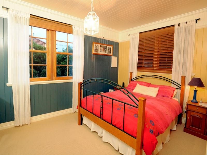 4 Dorothea Street, Cannon Hill QLD 4170