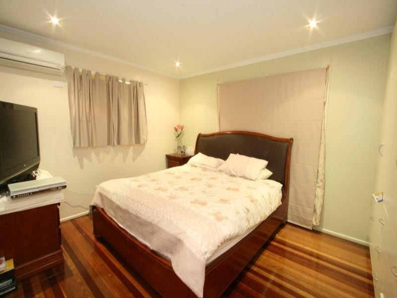 59 Renton Street, Camp Hill QLD 4152