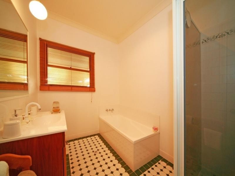 30 Deviney Street, Morningside QLD 4170