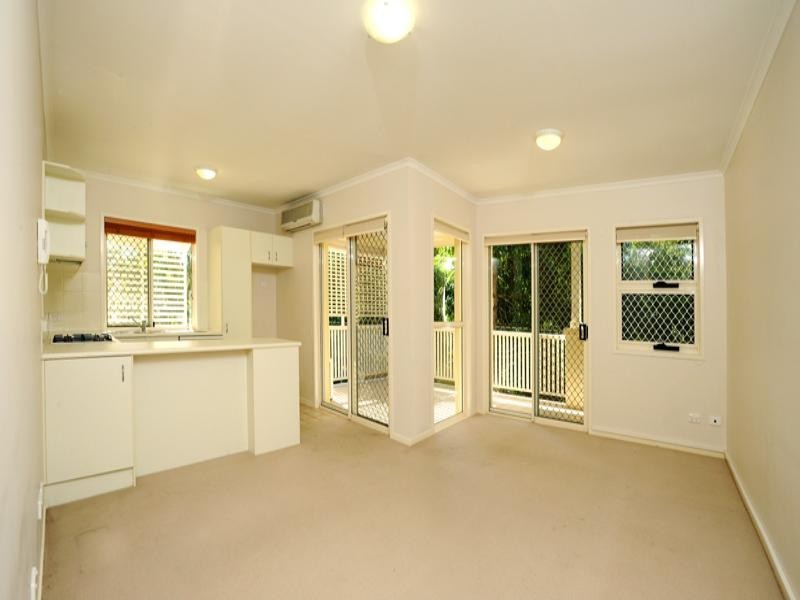 9/75 Riding Road, Hawthorne QLD 4171