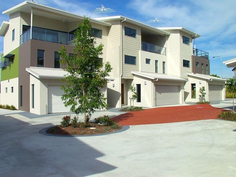 13/265 Cavendish Road, Coorparoo QLD 4151