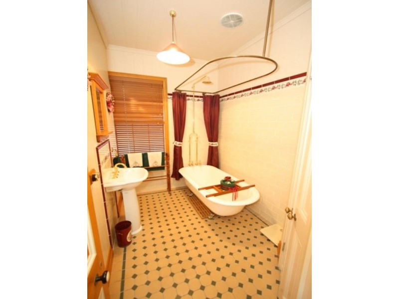 9 Thompson Street, Bulimba QLD 4171