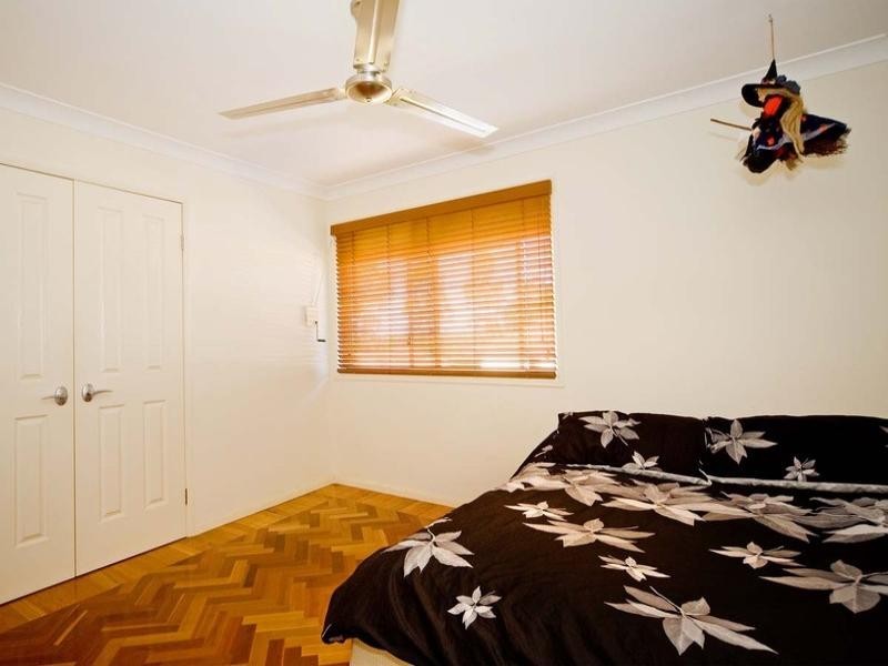 7 Picardie Close, Mansfield QLD 4122