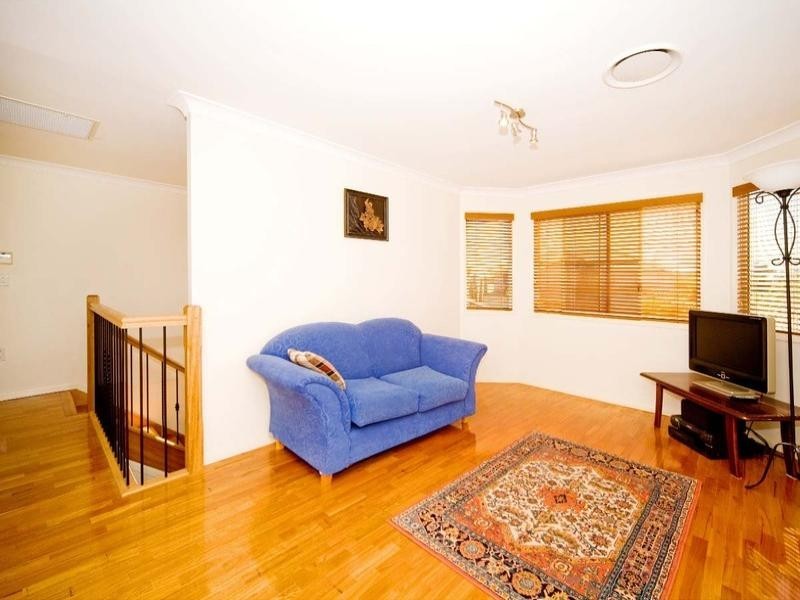 7 Picardie Close, Mansfield QLD 4122