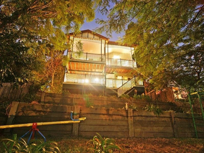32 Wentworth Parade, Balmoral QLD 4171