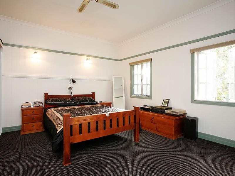 32 Wentworth Parade, Balmoral QLD 4171