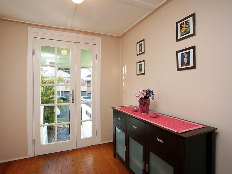 5 Bates Court, East Brisbane QLD 4169