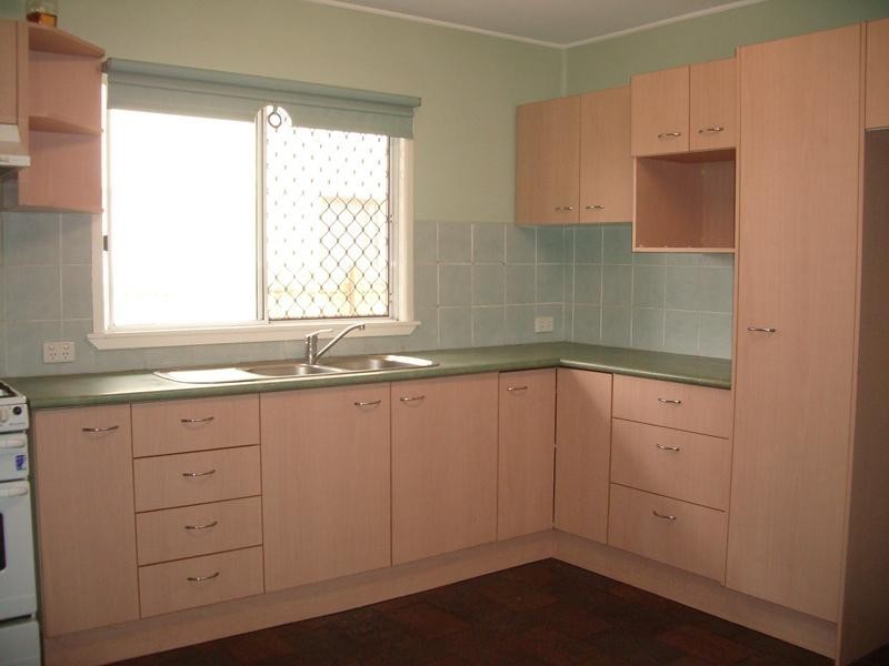 17 Pattison Avenue, Norman Park QLD 4170