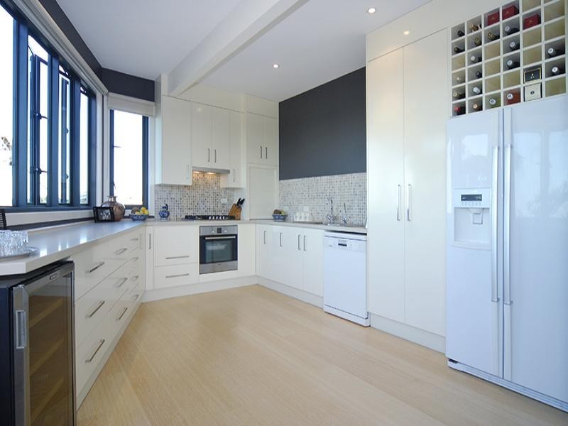 126 Fifth Avenue, Balmoral QLD 4171