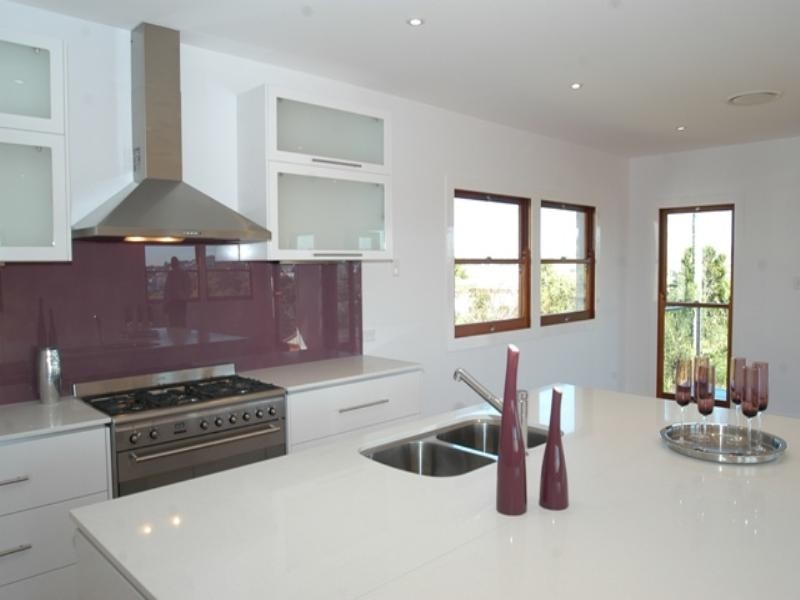 10 Thorpe Street, Balmoral QLD 4171