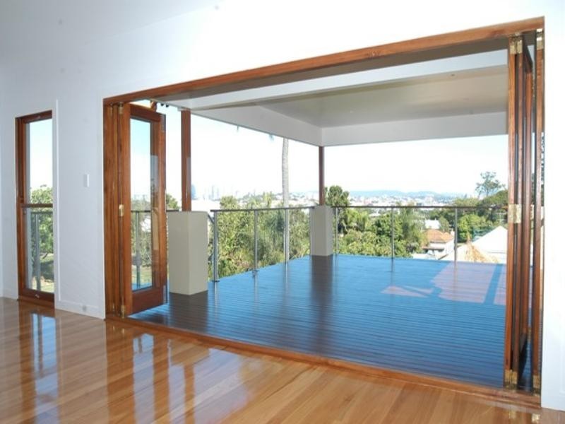 10 Thorpe Street, Balmoral QLD 4171