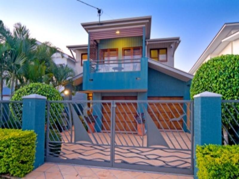 77 McConnell, Bulimba QLD 4171