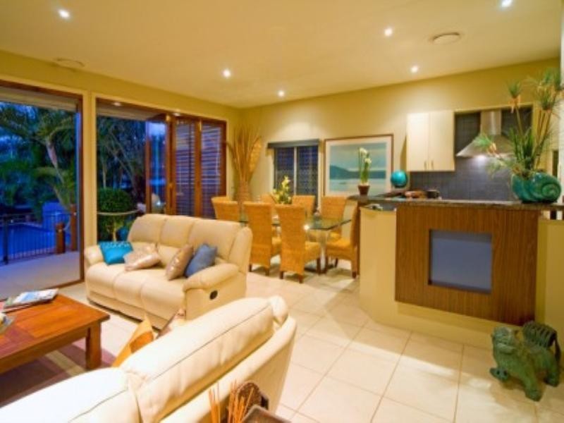 77 McConnell, Bulimba QLD 4171