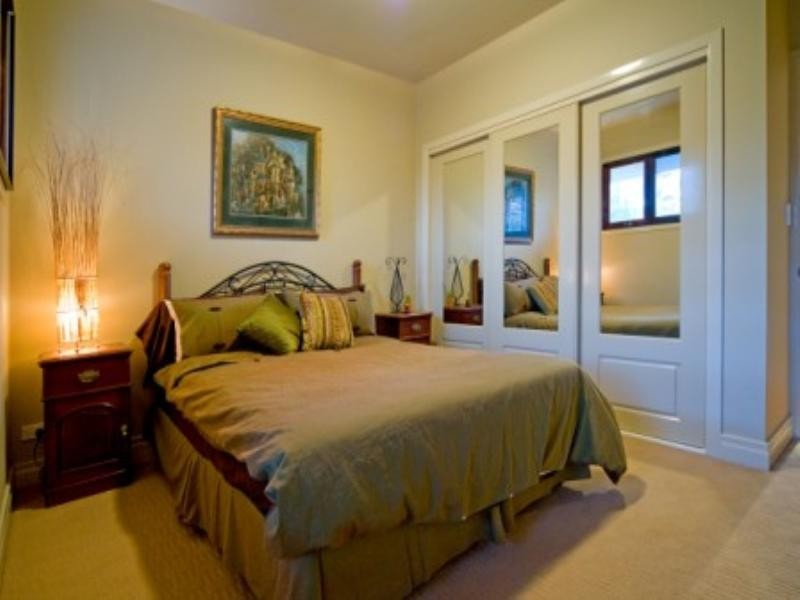 77 McConnell, Bulimba QLD 4171