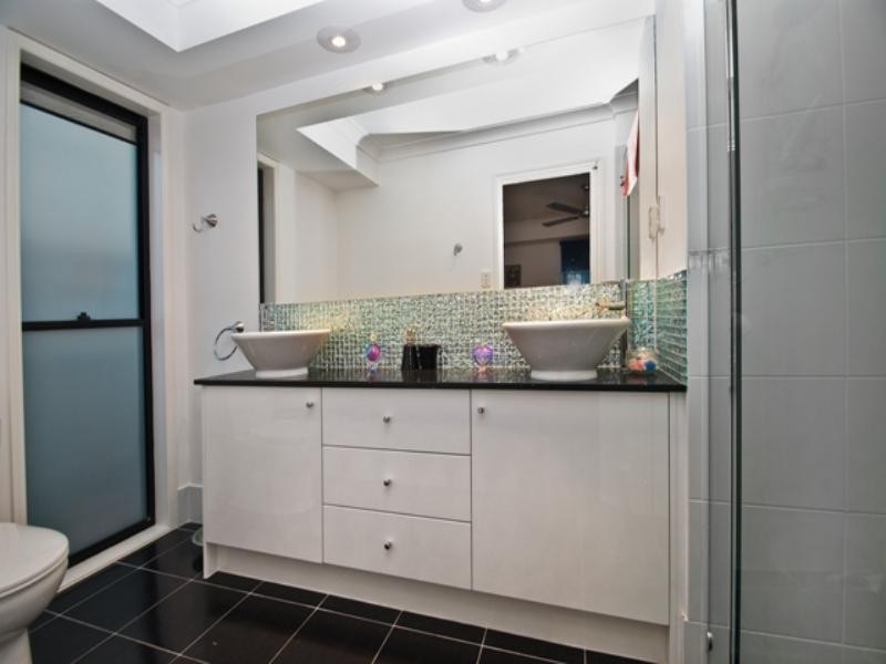 129 Coutts Street, Bulimba QLD 4171