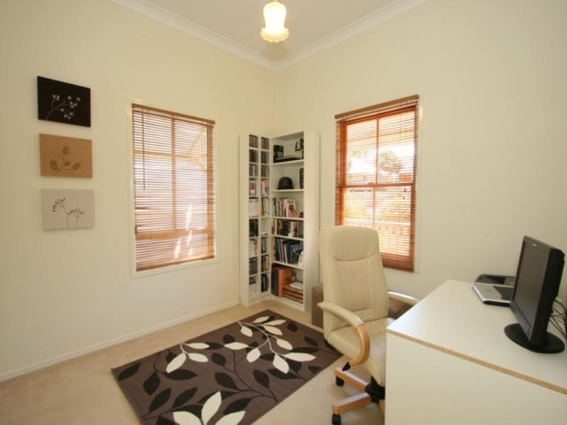 103 Norman Avenue, Norman Park QLD 4170