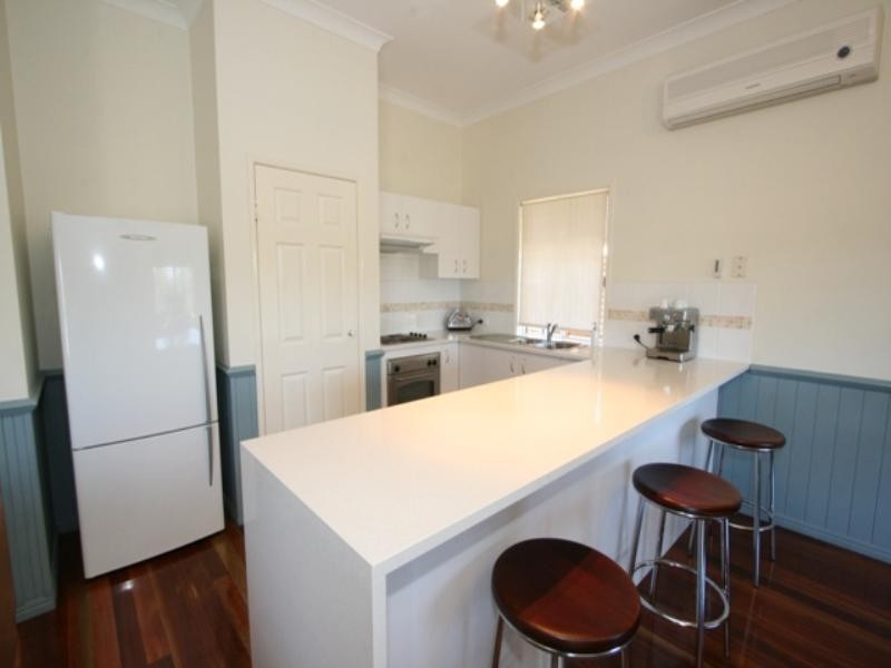 103 Norman Avenue, Norman Park QLD 4170