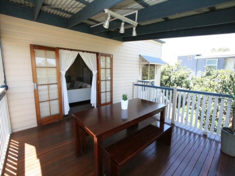 103 Norman Avenue, Norman Park QLD 4170