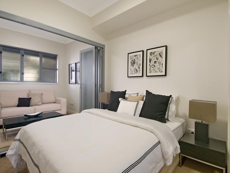 2/18 Barton Road, Hawthorne QLD 4171