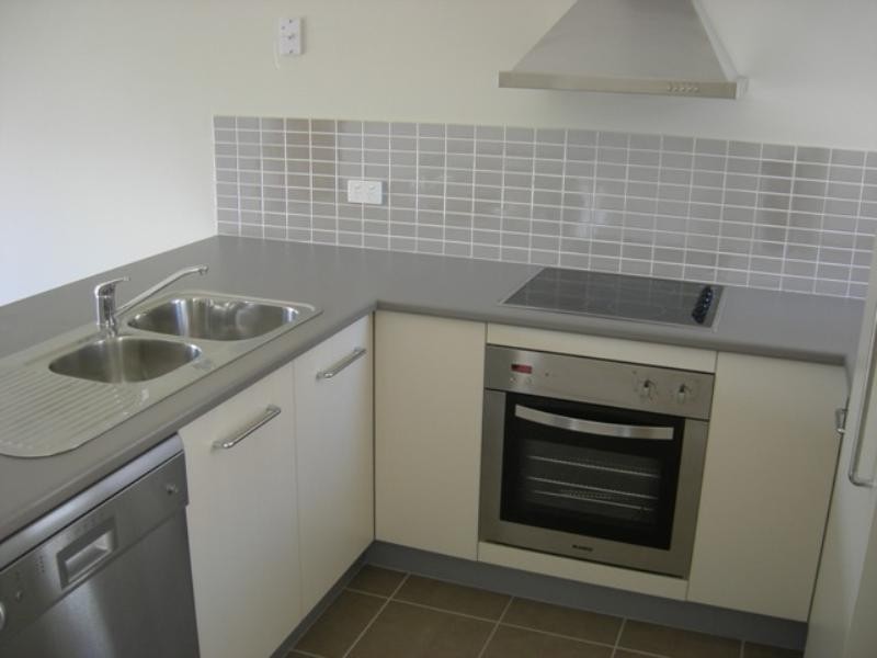 8/20 Bailey Road, Birkdale QLD 4159