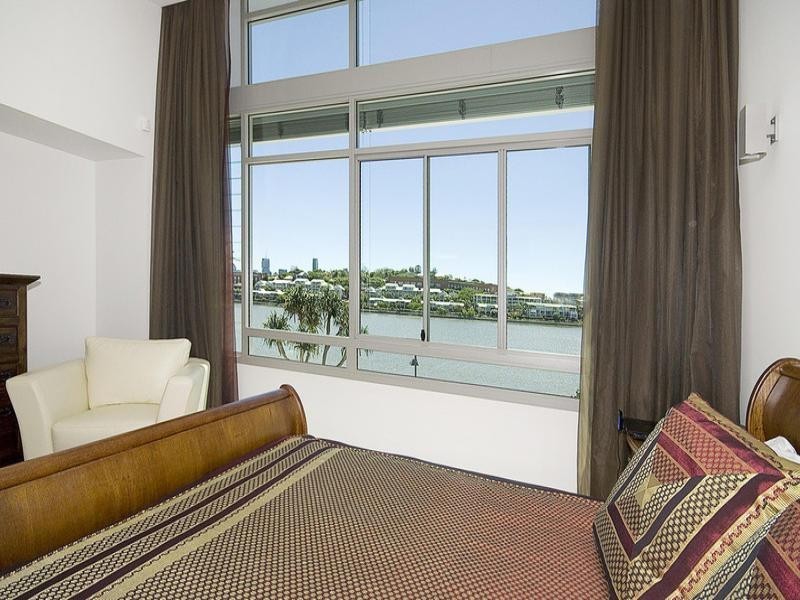 43 Waterline Crescent, Bulimba QLD 4171