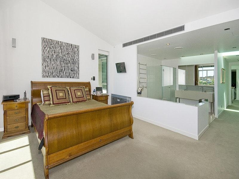 43 Waterline Crescent, Bulimba QLD 4171