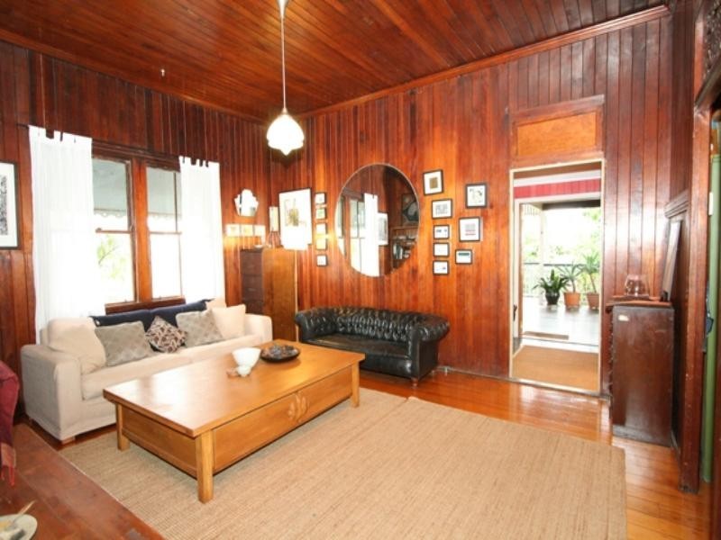 69 Longfellow Street, Norman Park QLD 4170