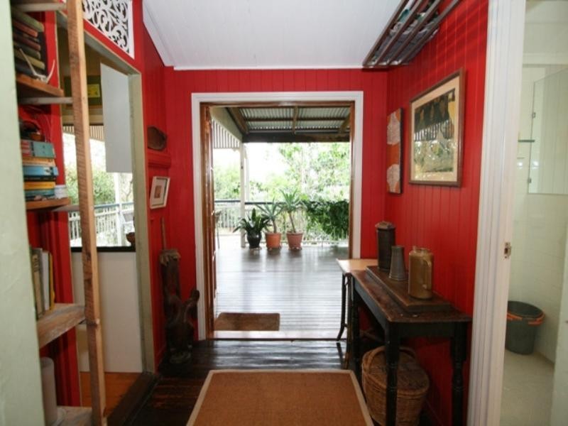 69 Longfellow Street, Norman Park QLD 4170