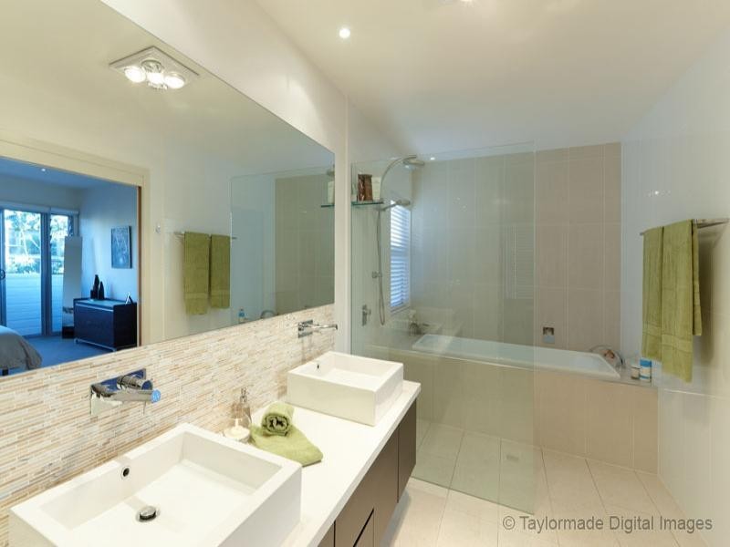 22 Addison Avenue, Bulimba QLD 4171