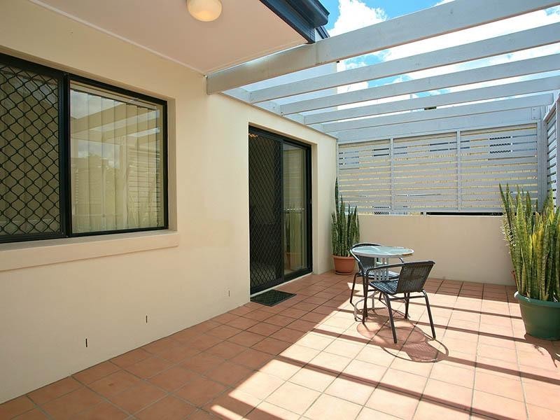 2/15 Dickson Street, Morningside QLD 4170