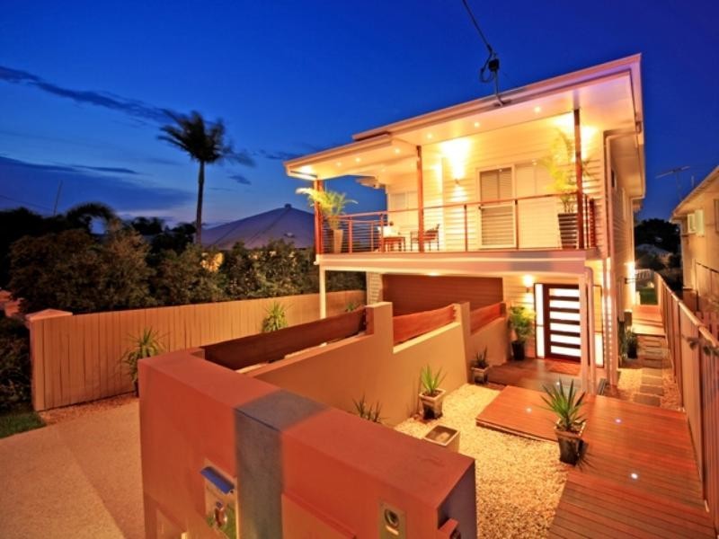 42 McIlwraith Avenue, Norman Park QLD 4170