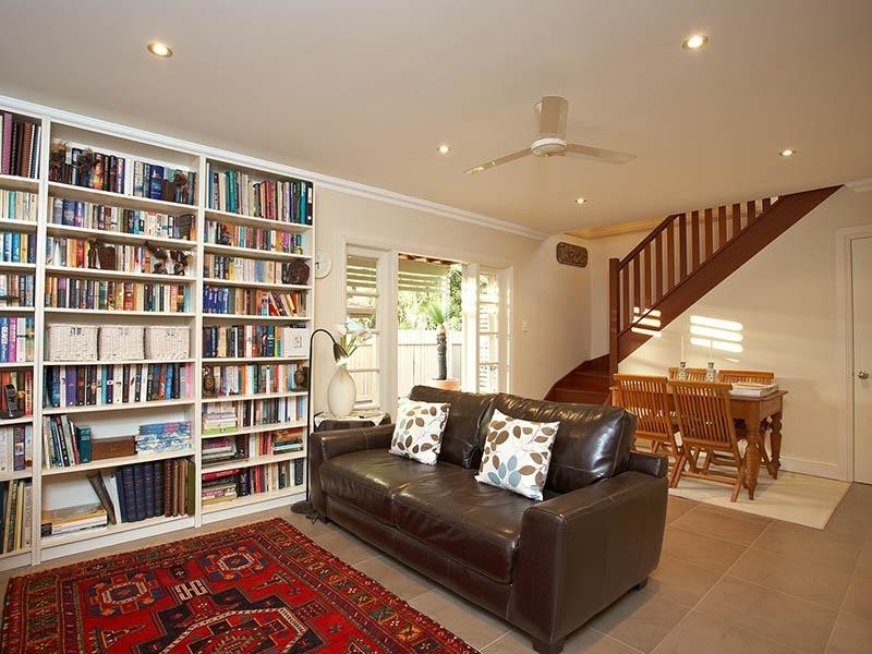 204 Norman Avenue, Norman Park QLD 4170